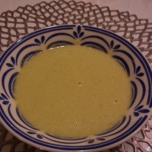 爽やかアスパラガスの冷製スープ